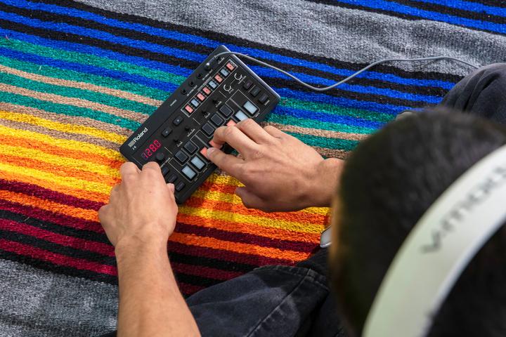 Produktbild Roland J-6