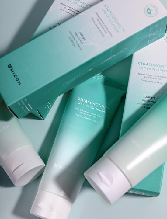 Actual product image Mizon Cicaluronic low ph cleansing foam (Cleansing lotion, 120 ml)