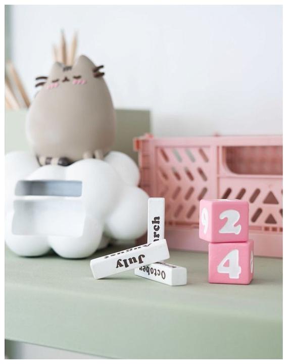 Produktbild NoName PUSHEEN - Calendrier Perpétuel 3D en Résine - '10x12x13cm' (10 x 13 cm, Harter Einband)