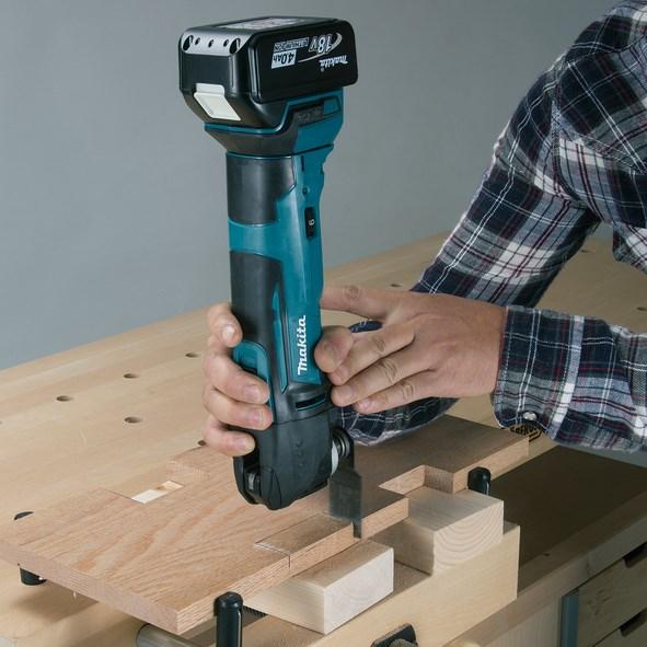 Produktbild Makita Akku-Multifunktions-Werkzeug DTM51RTJX4 (inkl. Zubehör, Koffer, 2x 5Ah, Ladegerät)