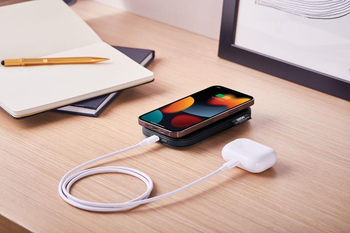 Produktbild Lexon Powerbank QI schwarz (10000 mAh, 15 W)
