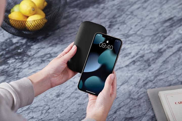 Produktbild Lexon Powerbank QI schwarz (10000 mAh, 15 W)