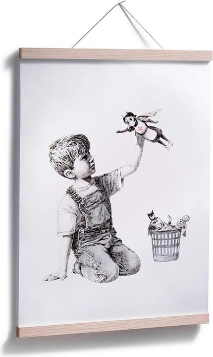Produktbild Trenddeko Poster Banksy – Real Hero 80 x 100 cm, Papier (80 x 100 cm)