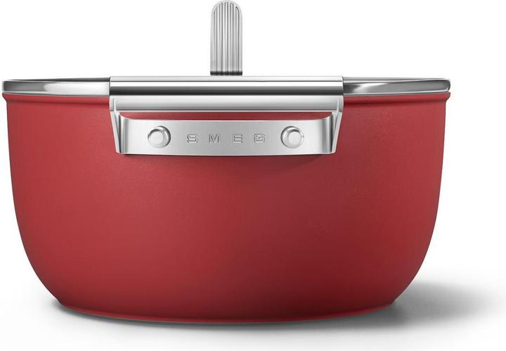 Actual product image Smeg CKFC2411RDM Casserole Ø 24 cm with glass lid, 2 handles, red (24 cm, Casserole + Stewpot, Stainless steel, Aluminium)
