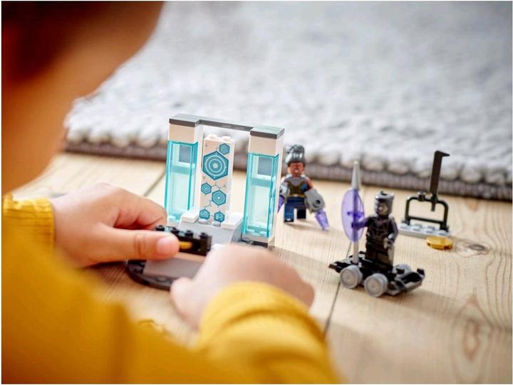 Actual product image LEGO Shuri's laboratory (76212, LEGO Marvel)