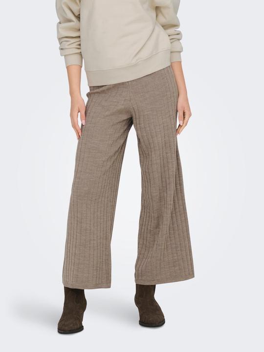 Actual product image Only ONLTESSA Locker geschnitten Hose mit weitem Beinschnitt Hose mit weitem Beinschnitt (S)
