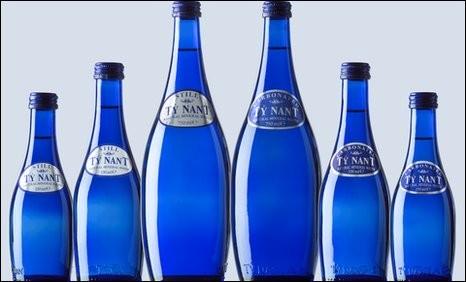 Produktbild Ty Nant Blue Sparkling Mineral Water 24 x 330 ml UK (24 x 33 cl)