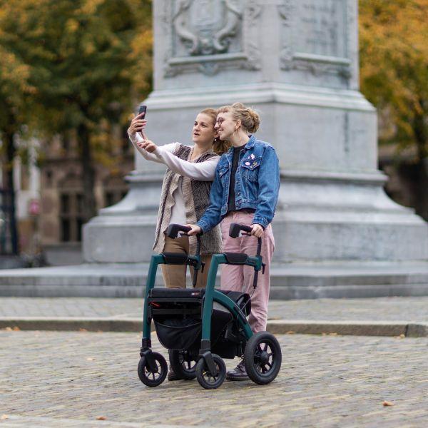 Produktbild Promefa Rollator/Rollstuhl Rollz Motion² Performance 2-in-1, Luftbereifung