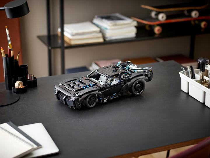 Actual product image LEGO Batman's Batmobile (42127, LEGO Technic)