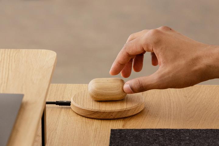 Produktbild Oakywood Slim Charging Pad - Kabelloses Ladegerät aus Massivholz - Eiche -