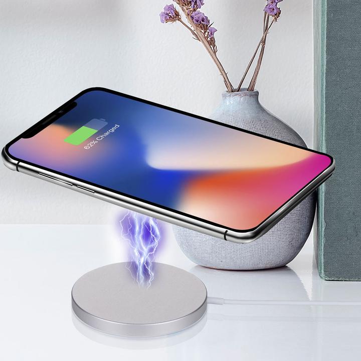Image du produit Grundig Station de charge Qi avec câble USB intégré, 15 W (15 W)