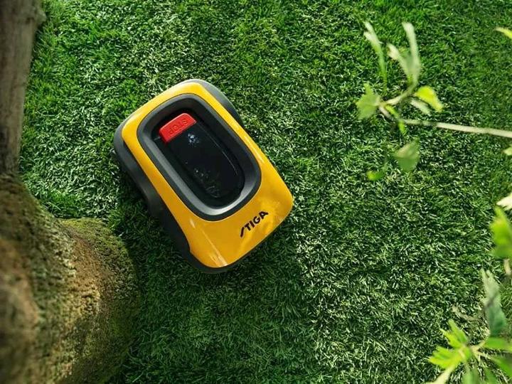 Image du produit Stiga La A 1500 est la seule tondeuse robotisée dotée du système breveté Active Gu de. (1500 m²)