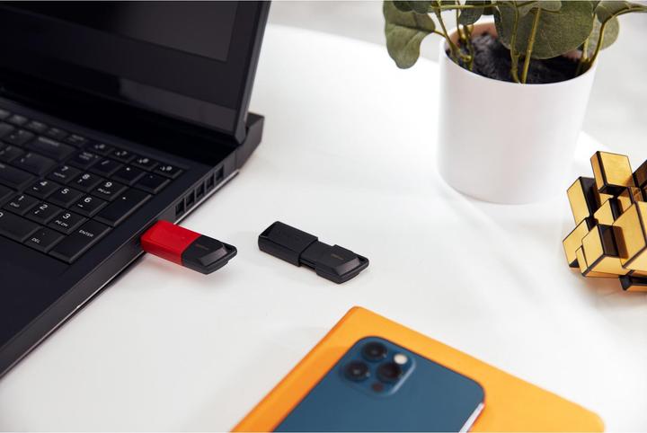 Image du produit Kingston DataTraveler Exodia M (128 Go, USB-A)