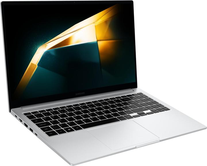 Actual product image Samsung Galaxy Book4 - 15.6 inch i5-120U 16 GB 256 GB W11P Platinum Silver (15.60", Intel Core 5 120U, 16 GB, 256 GB, DE)