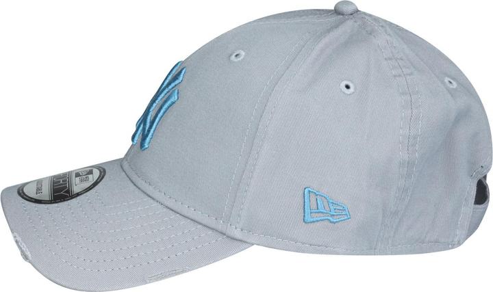 Actual product image New Era 9Forty Strapback Cap - Distressed Ny Yankees Grey