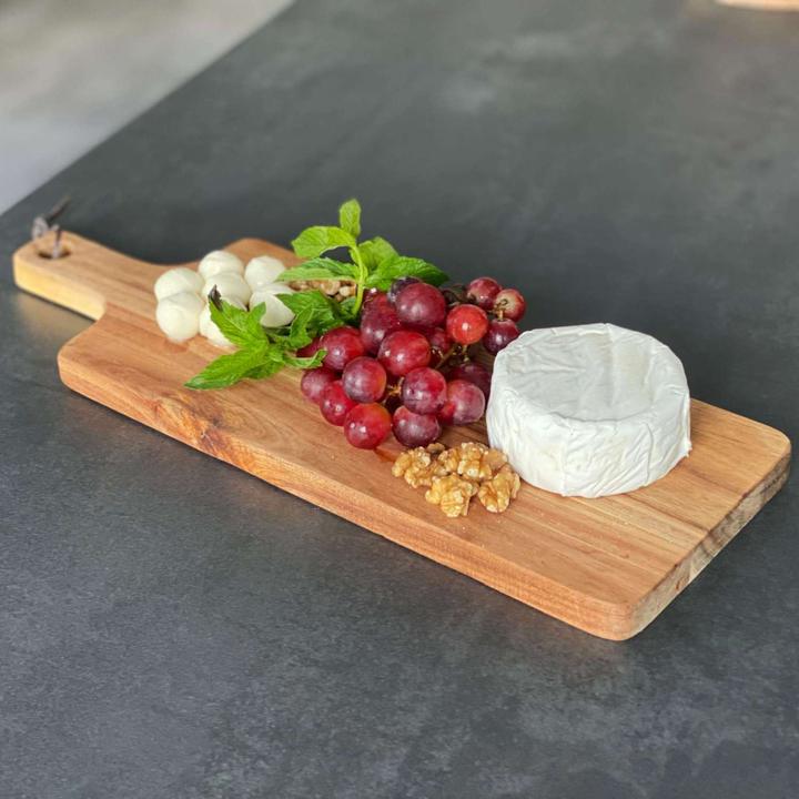 Actual product image Intirilife Wooden cutting board