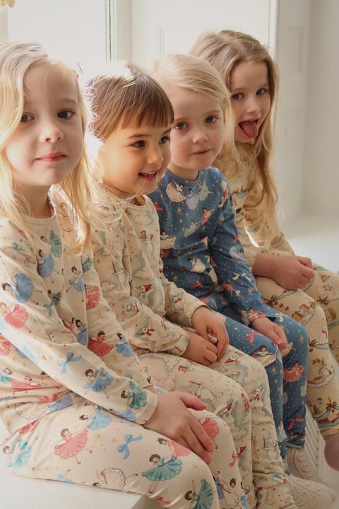 Actual product image Konges Slojd Basic pyjamas GOTS Sugar Pie (104)