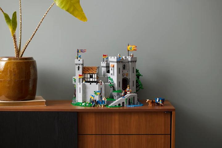 Image du produit LEGO Château des Chevaliers du Lion (10305, LEGO Icons, LEGO difficiles à trouver)