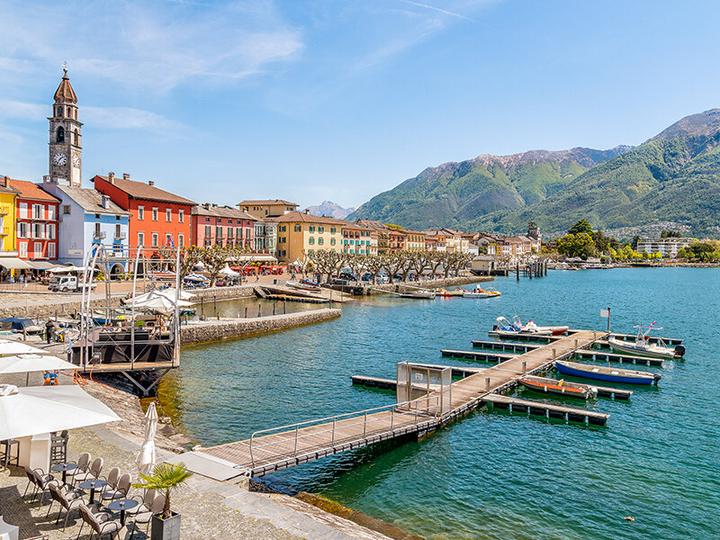 Produktbild Smartbox 1 Übernachtung mit Abendessen im 4* Romantik Hotel Castello Seeschloss in Ascona (2 Pers.)
