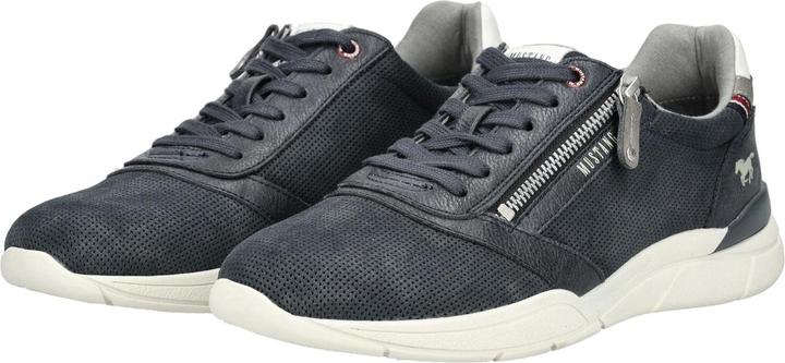 Actual product image Mustang Sneaker (42)