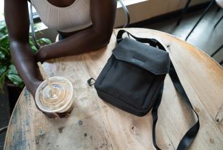 Produktbild Wandrd X1 Cross Body Bag Large Zwart (Kamera Schultertasche, 1.60 l)