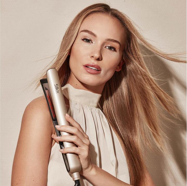Actual product image Silk'n Stijltang - SilkyStraight - Stijltang met Infrarood- en Ionische Technologie - Kerstcadeau idee- Bei (Straightening iron)