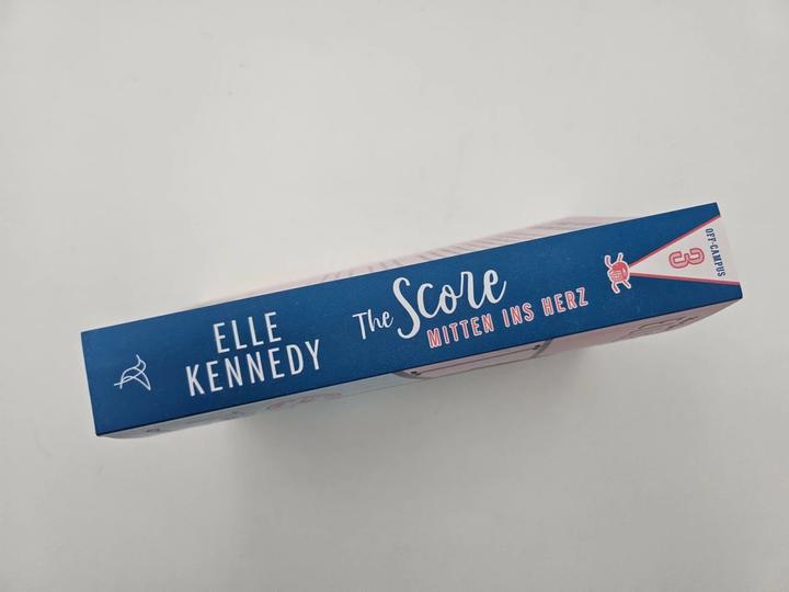 Actual product image The Score – Mitten ins Herz (German, Elle Kennedy, Christina Kagerer, 2024)