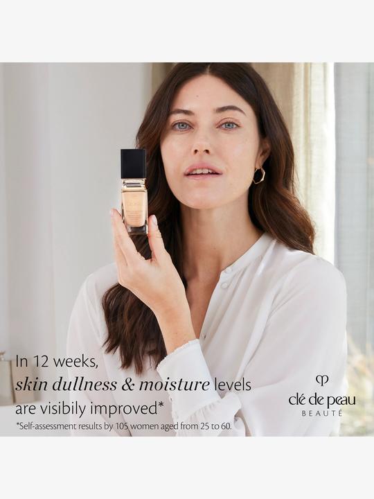 Actual product image Clé De Peau Radiant Fluid Foundation Natural BF10 (BF10 - Light Buff)