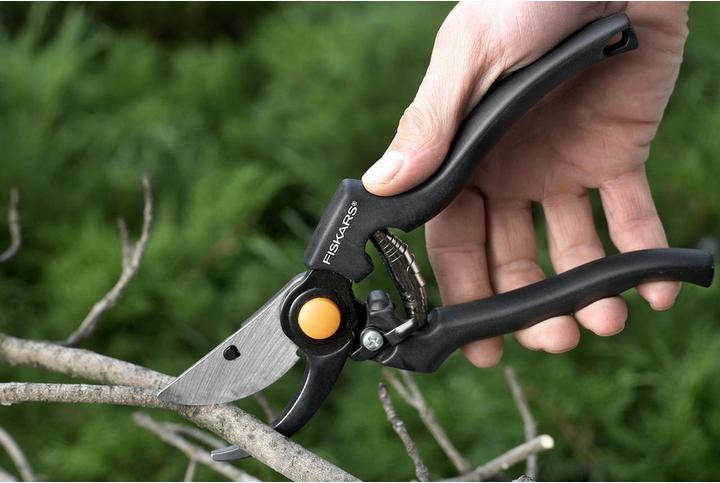 Actual product image Fiskars Garden Shears Bypass Pro 111960