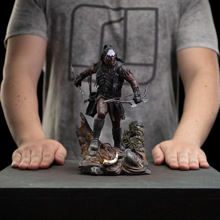 Actual product image Iron Studios The Lord of the Rings Art Scale Statue 1/10 Lurtz, Uruk-Hai Leader 23 cm