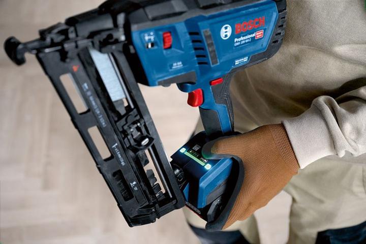 Produktbild Bosch Professional Akku-Holznagler GNH 18V-64-2, im Karton