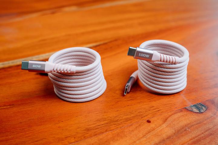 Actual product image Verbatim Sync & Charge Magnetic Cable - 60W USB-C to USB-C 120 cm Pink (1.20 m, USB 2.0)