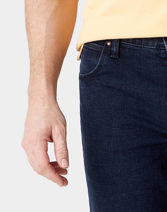 Actual product image Wrangler Authentic Straight (34)