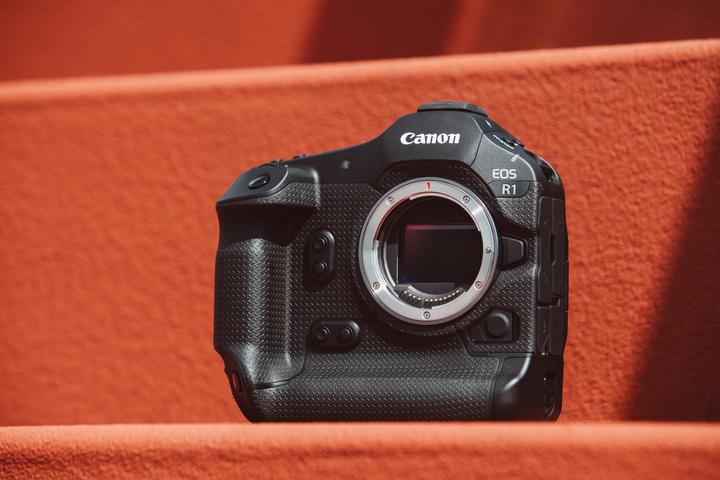 Actual product image Canon EOS R1 (24.20 Mpx, Full frame)