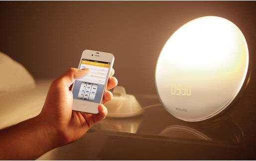 Produktbild Philips Wake-up Light HF3550 mit iPhone Docking Station