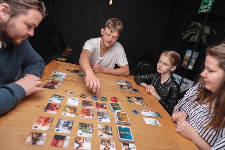 Actual product image Brain Games Splendor | LT / LV / EE / RU (Lithuanian, Estonian, Russian, Latvian)