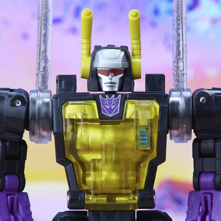 Actual product image Transformers Generations Legacy 14 cm tall deluxe Kickback action figure, for children 8 years and older.