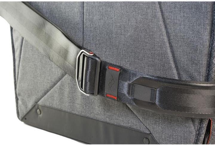 Image du produit Peak Design Everyday Messenger 15" Charcoal (Sac à bandoulière pour appareil photo)