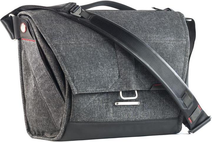 Image du produit Peak Design Everyday Messenger 13" Charcoal (Sac à bandoulière pour appareil photo)