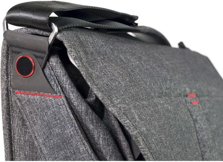 Image du produit Peak Design Everyday Messenger 13" Charcoal (Sac à bandoulière pour appareil photo)