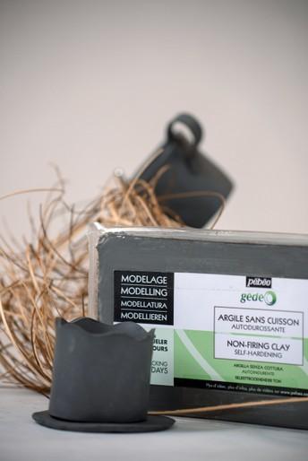 Productafbeelding Pebeo Gédéo Zelfdrogende Klei Zwart 1.5 Kg Blok (Zwart)