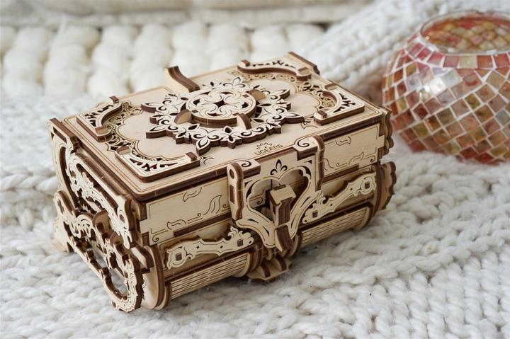 Actual product image Ugears Antique casket (185 pieces)