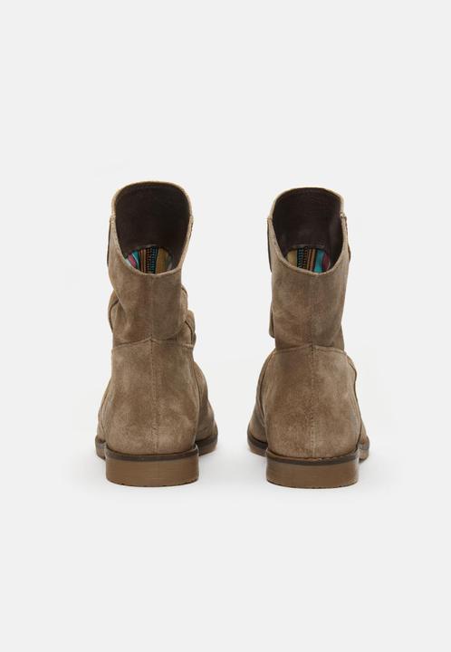 Actual product image Felmini Clash 8114, the ankle-high ankle boots made from soft leather with a vintage finish, exude a (40)