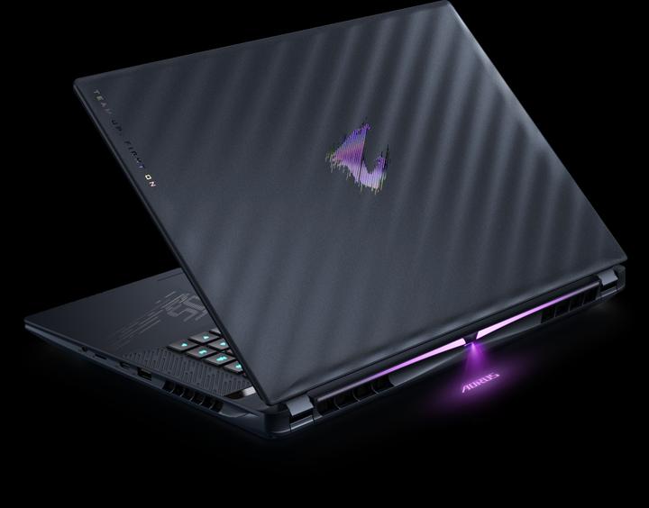 Produktbild Gigabyte Aorus Master 16 RTX 5080 (16", Intel Core Ultra 9 275HX, 32 GB, 2000 GB, CH)