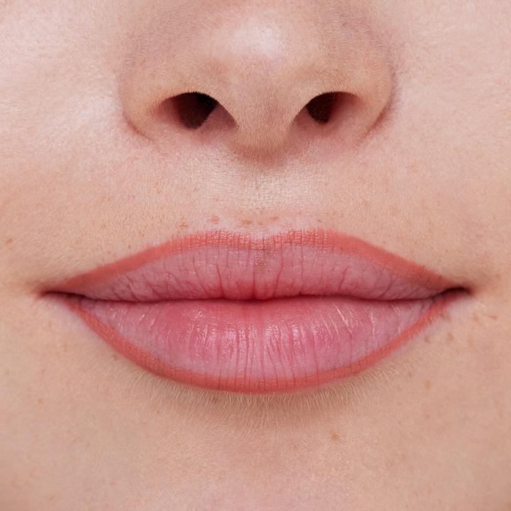 Actual product image essence 8h MATTE comfort lipliner (03 Soft Beige)