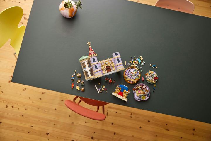 Produktbild LEGO Das Schloss aus „Die Schöne und das Biest“ (43263, LEGO Disney)