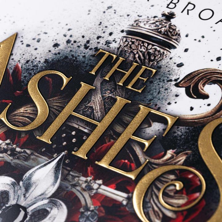 Immagine prodotto The Ashes and the Star-Cursed King (Crowns of Nyaxia 2) (Tedesco, Carissa Broadbent, 2024)