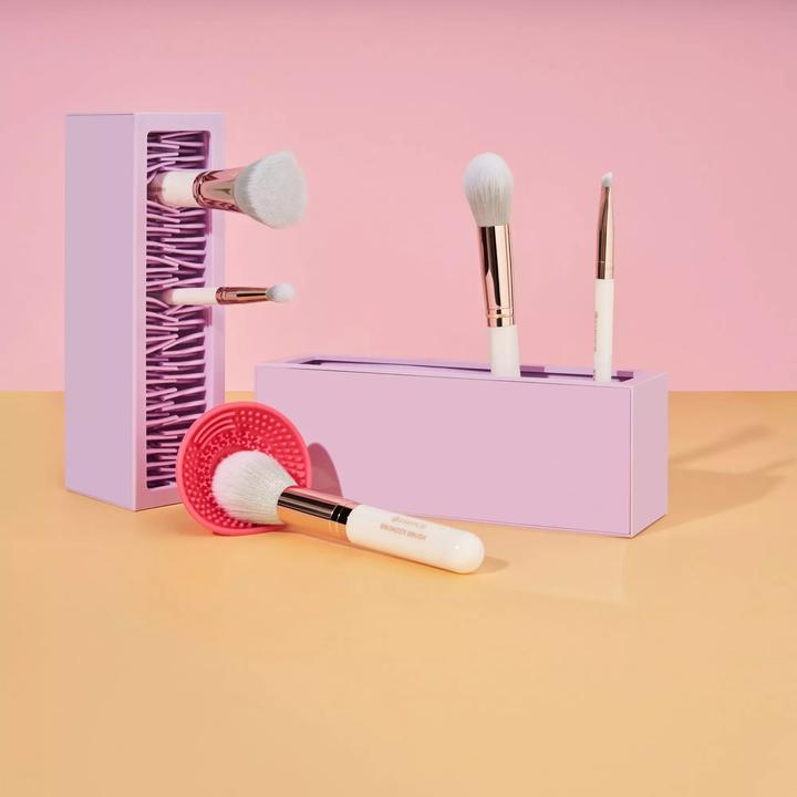 Actual product image essence Brush Cleansing Set 01