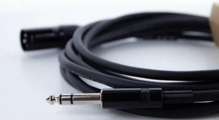 Actual product image Cordial EM 3 MV XLR Verbindungskabel (1x XLR-Stecker 3 polig - 1x Klinkenstecker (3 m, XLR)