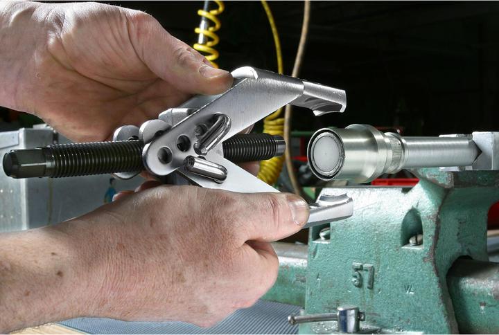 Actual product image Facom 2 JAW PULLER U.35L